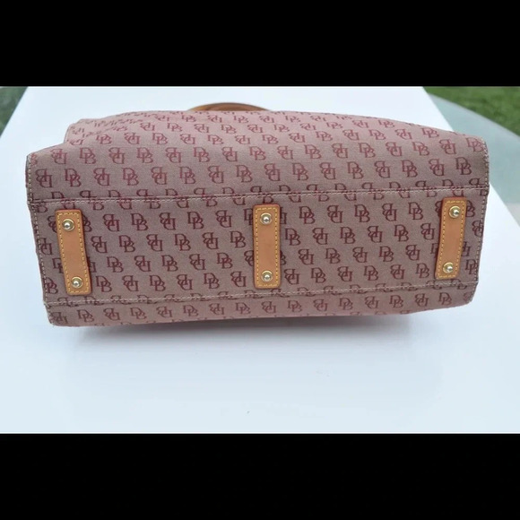 Dooney & Bourke logo tote bag - Picture 5 of 8